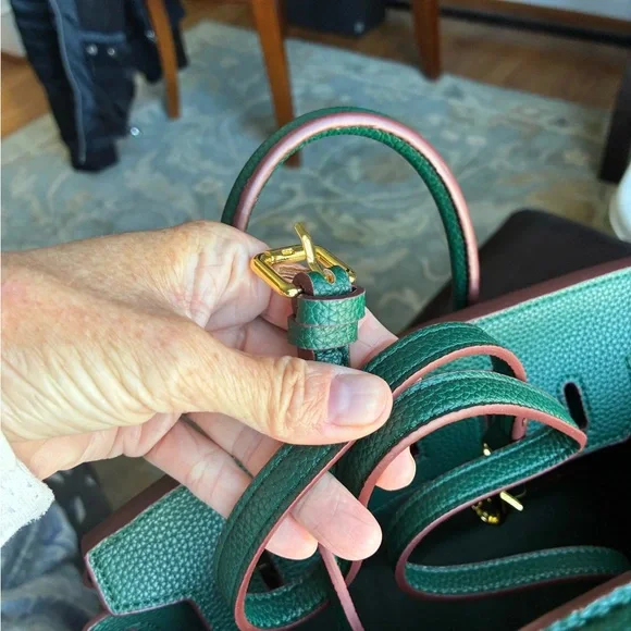 Chic Green Satchel Bag - Picture 5 of 10